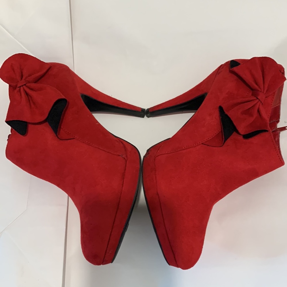 IMPO Red Booties Slight Platform Size 9.5 - Picture 2 of 16